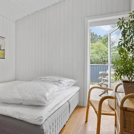 2 Bedroom Cozy In Nykobing Sj בית נופש Nykøbing Sjælland