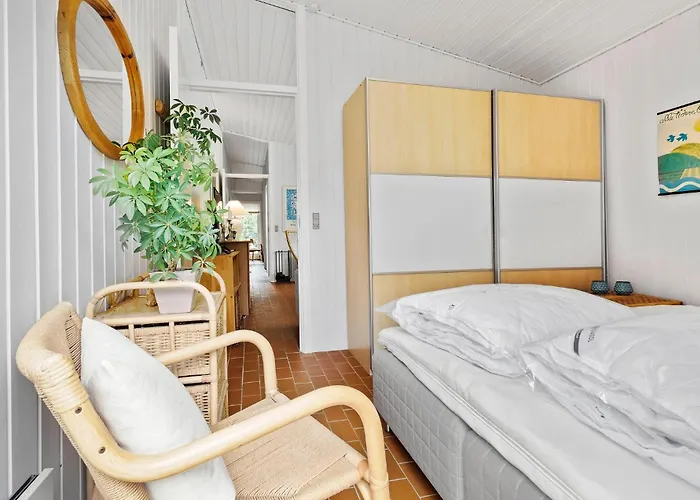 2 Bedroom Cozy In Nykobing Sj * Nykøbing Sjælland