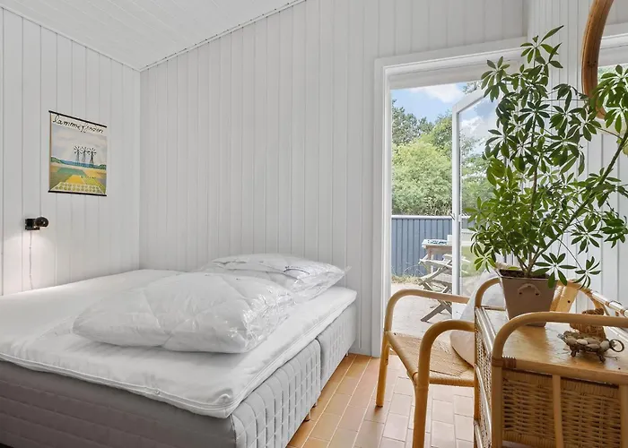 2 Bedroom Cozy In Nykobing Sj بيت للعطل Nykøbing Sjælland