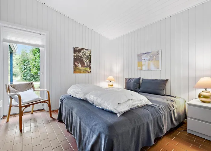 2 Bedroom Cozy In Nykobing Sj بيت للعطل *